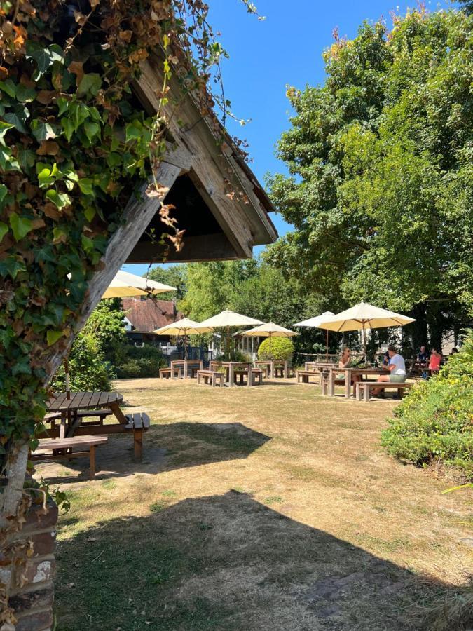 The Chequers Hotel Lamberhurst Exterior photo